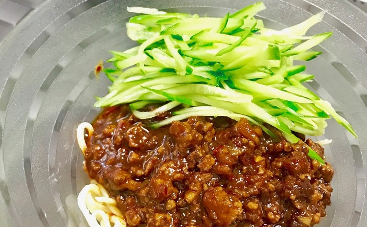 手打ちの北京風ジャージャー麺&葱油餅&きくらげのあえもの