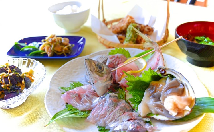 【居酒屋直伝!】鯵とホッキ貝のお造りとアサリの佃煮お持ち帰り・旬の小鉢