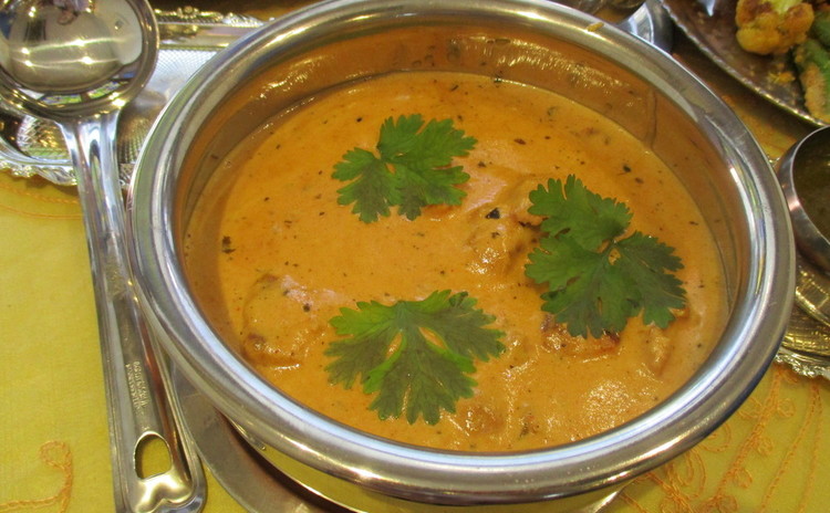 皆大好きバターチキンカレー!ナンも手作り!べジフライも!