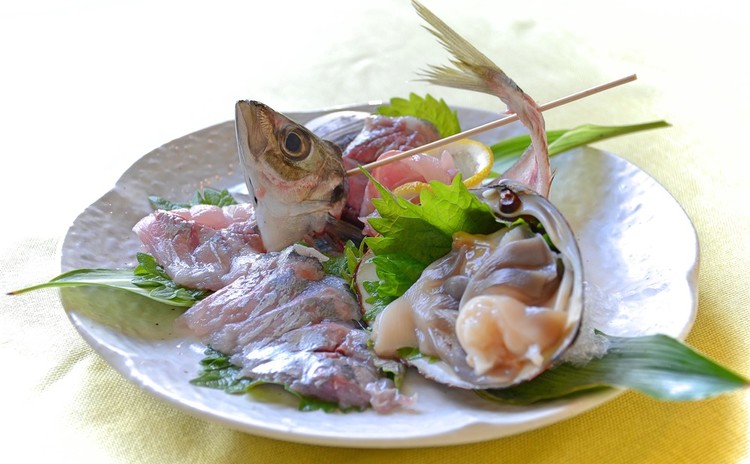 【居酒屋直伝!】鯵とホッキ貝のお造りとアサリの佃煮お持ち帰り・旬の小鉢
