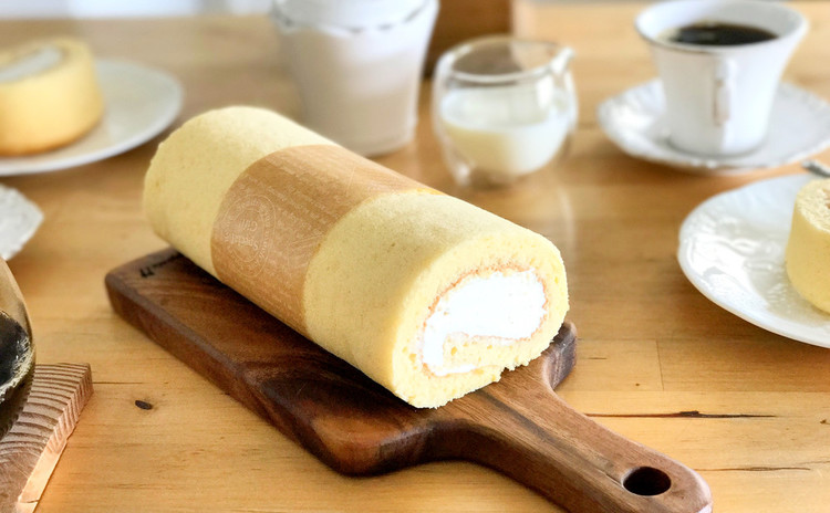 国産米粉だけのロールケーキ