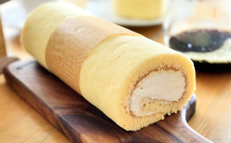 国産米粉だけのロールケーキ