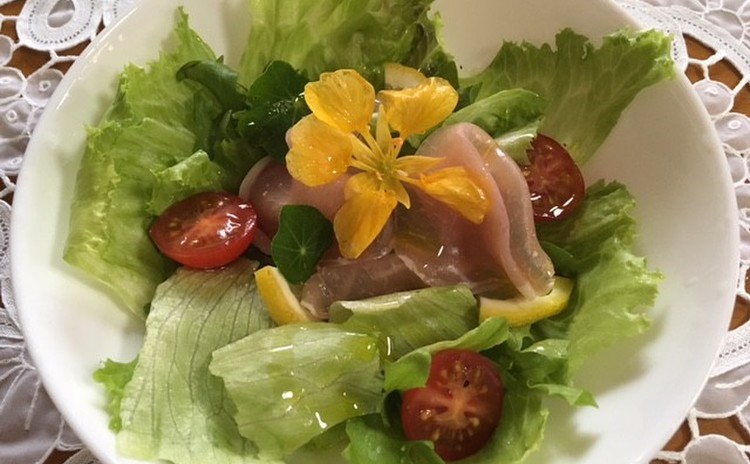 香りが食欲を誘うローズマリーポテトバンズ 春野菜スープ・サラダつき