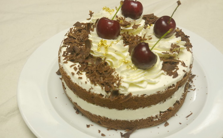*フォレノワール*チェリーとチョコのケーキ