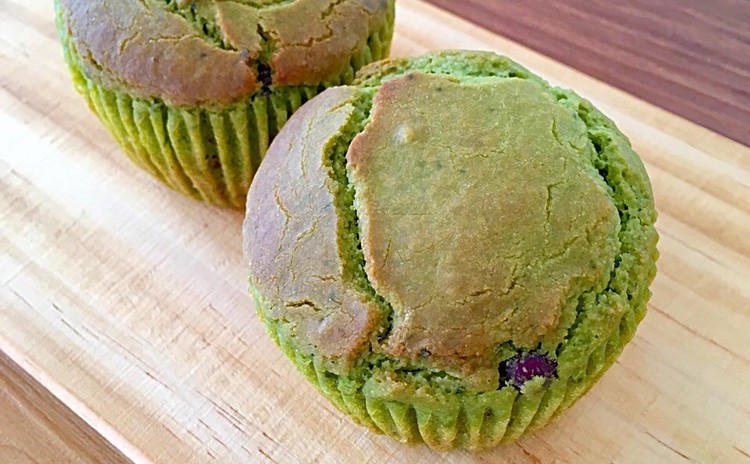 グルテンフリー!米粉でほんのり甘いレーズンパンと濃厚抹茶マフィン