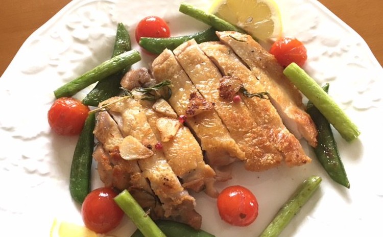 パリッとチキンソテー&プルプル海老と枝豆の春巻き・新生姜ご飯他