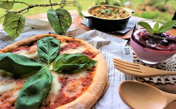 トマトジュース酵母でPizzaを焼こう!デリ&お洒落デザートも添えて♡