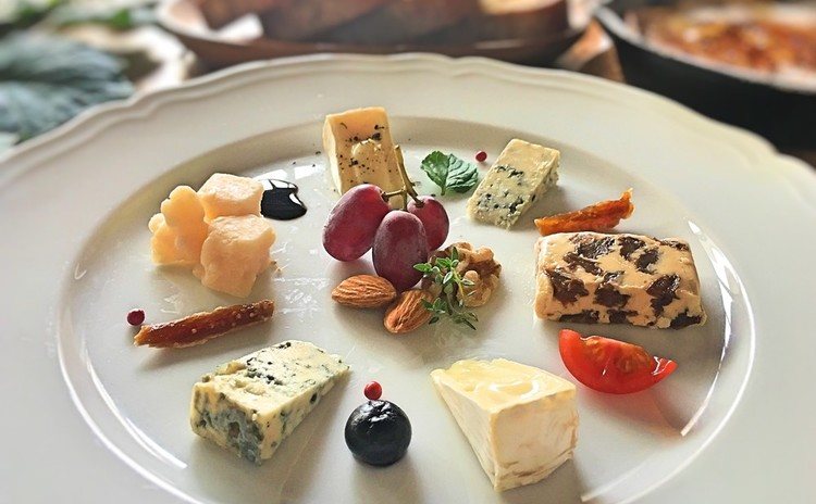 こんがりチーズのダッチパフ&かんたんプラトー・ド・フロマージュ