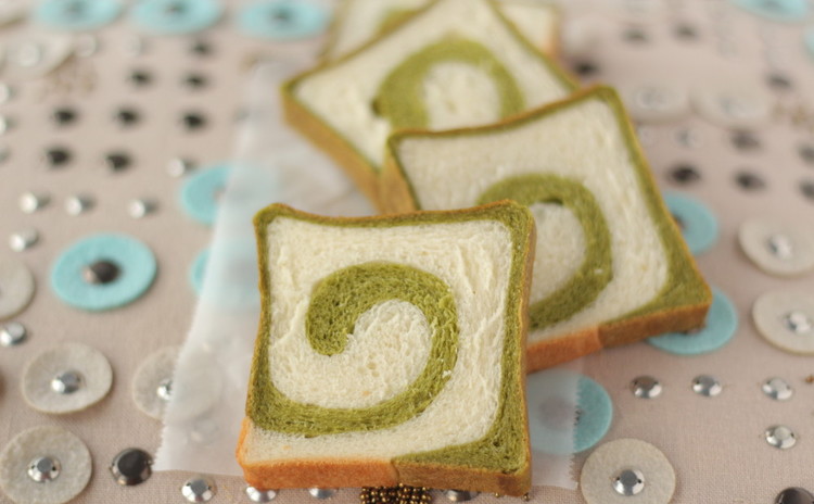 爽やか♪抹茶のクルクルぱん&あにまるあ~とバンビ模様