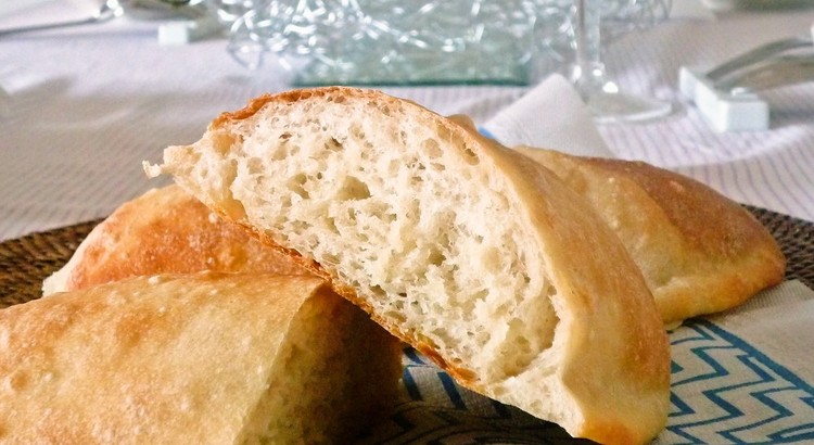ビールで捏ねるパン作り体験