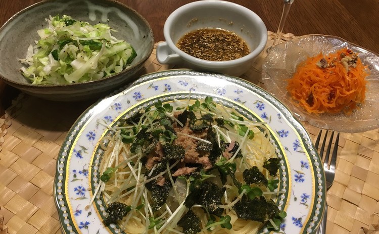 作りおきおかずでひとりごはん。さっぱりパスタとちょこちょこおかず