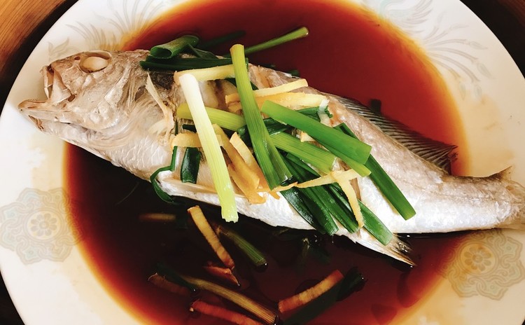 パリパリ春巻、手打ち和え麺、蒸し魚