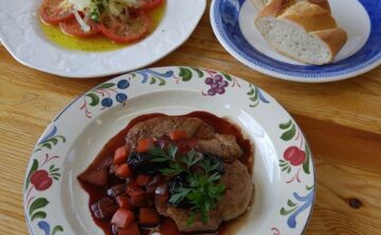 豚肉のソテープラムソースがけなど、簡単おもてなし料理