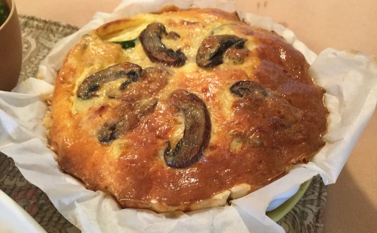 チキンのっけ野菜とレンズ豆ココナッツカレー♪ おうち自慢のキッシュ♪