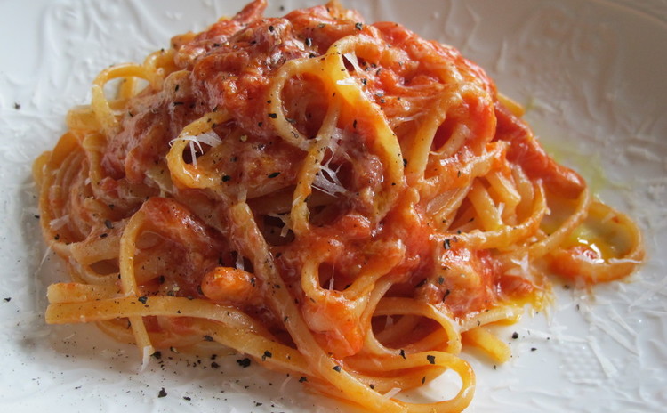 トマトベースの基本アマトリチャーナとイタリアンオムレツ