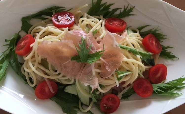 柔らかく濃厚な旨味の豚冷しゃぶ ゴーヤ肉詰め・生ハムと茗荷冷製パスタ他