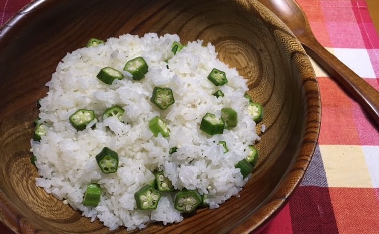 魚介とポテトのカレーマリネ・ハーブ蒸し鶏・オクラのお星さまライス他