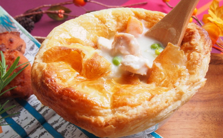 秋鮭、きのこ、さつまいもなど秋食材満載!生地からパイも作りましょう。