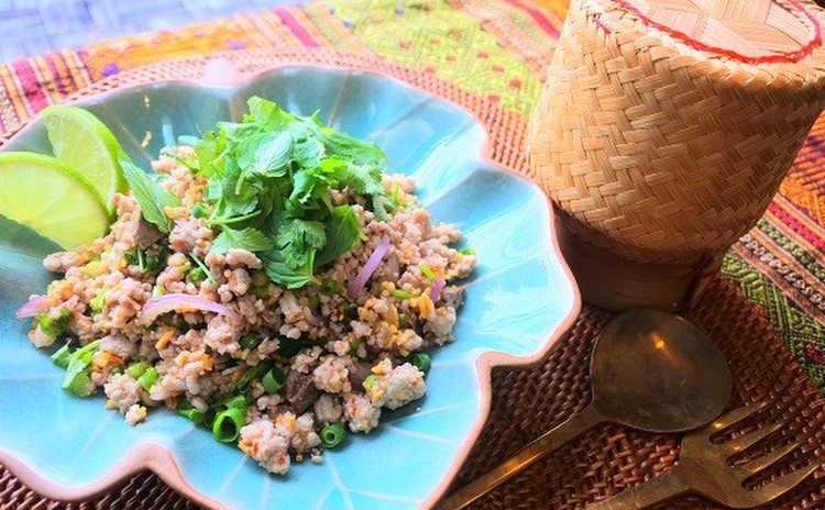 ラープムーとラープガイ・旬の果物でソムタムポラマイ・茶碗蒸のカイトゥン