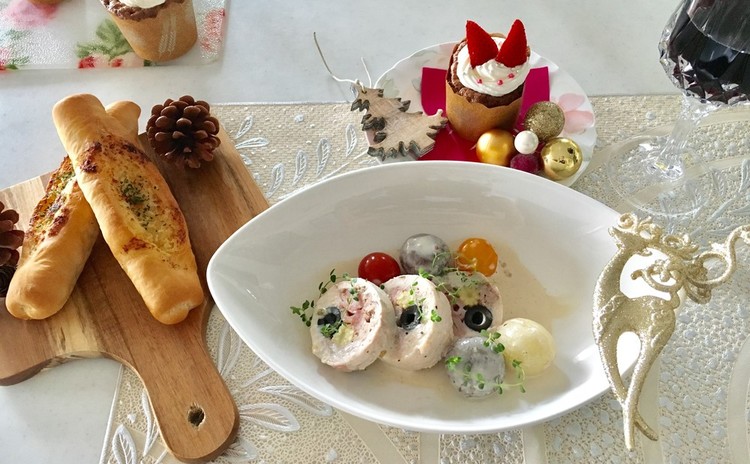 ガーリックバケット6個&いちごプチケーキ4個も作れる恋するフレンチ♪
