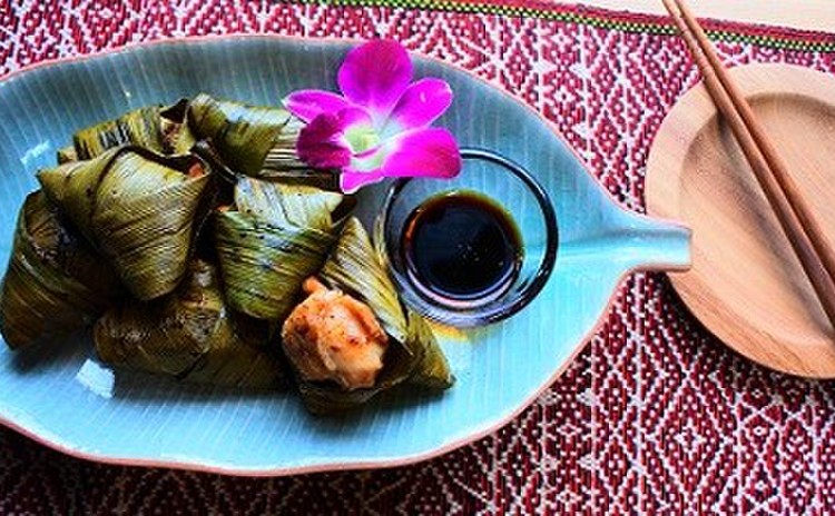 タイ料理の王道!グリーンカレーとガイホーイバイトューイ+カイジアオ