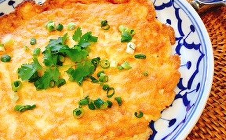 タイ料理の王道!グリーンカレーとガイホーイバイトューイ+カイジアオ