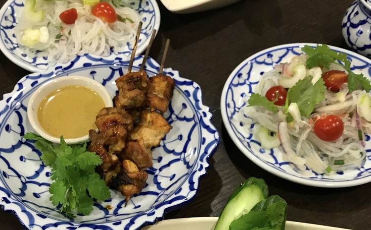 大人気のタイ料理を作りましょう♫ ガバオライスとチキンサテ
