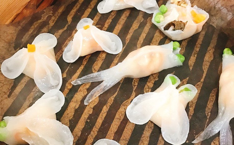 蝦餃のでんぷん生地で細工点心を作りましょう♪