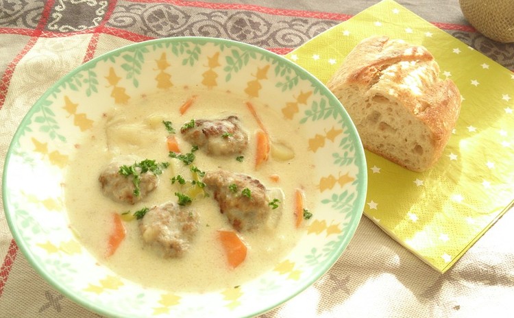 《北欧カフェ風》シナモンロール・肉団子スープ他