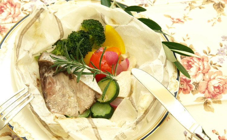お手軽キッシュ・魚と野菜の包み焼き・レーズンくるみのロッククッキー