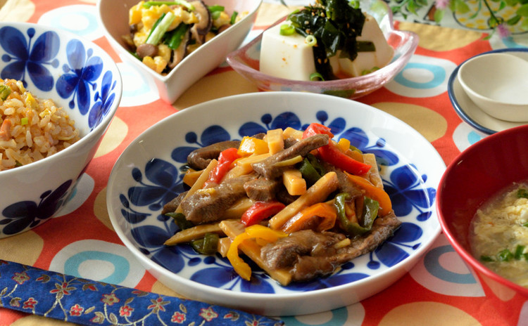 お肉柔らか~青椒肉絲をメインに炒飯も♡おうち中華の献立です♪