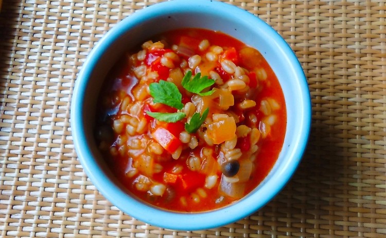 寒い季節にピッタリ!スープ5種類。ギリシャ、アメリカ、中華等。