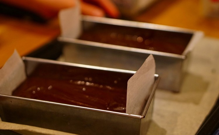 グルテンフリーチョコケーキ一台持ち帰りと洋食