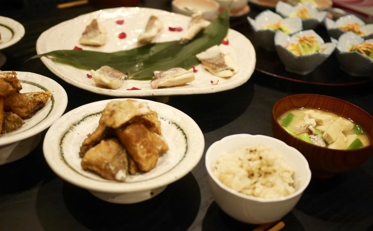 和食のおもてなし 魚料理をマスター。煮付け、酒蒸し、揚げ