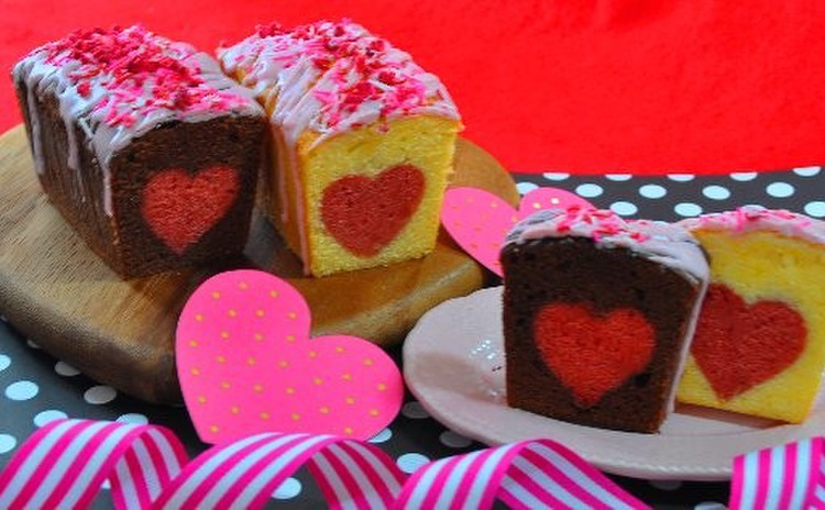 バレンタインに最適♪~シークレットハートパウンド&いちごのケーキポップ
