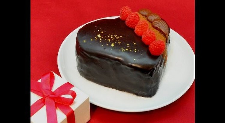 プレゼントできるケーキを学ぶ~生チョコレートケーキデコレーション