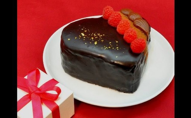 プレゼントできるケーキを学ぶ~生チョコレートケーキデコレーション