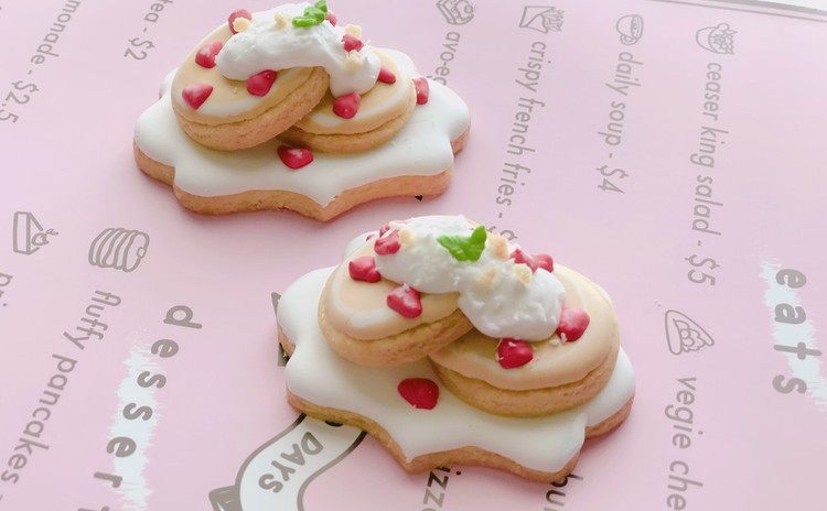 ストロベリーパンケーキ作りで春のおうちカフェ♪アイシングクッキー