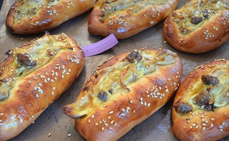 簡単!ホームベーカリーで作る・ベーグル2種・味噌マヨきのこパン