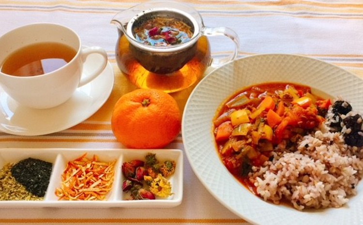 『花粉症対策 薬膳レッスン!?症状別薬膳茶と春の薬膳カレー』
