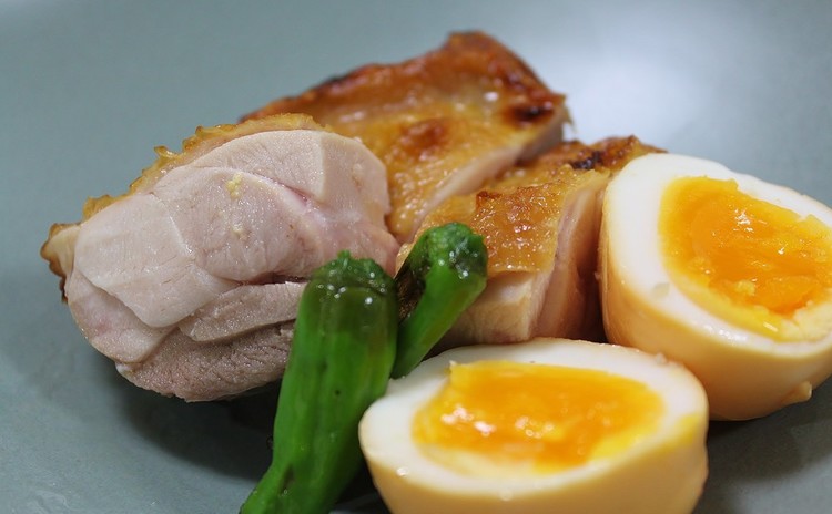 春うらら♪白黒いなり寿司&超簡単!鶏の瞬間燻製&春の常備菜2品