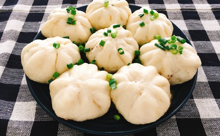フライパンで作る簡単焼きミニ肉まんと押しあんパン
