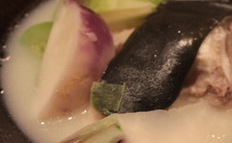 ブリを丸ごと一本使い切りましょう!黒酢照り焼き、お刺身サラダ、スープ煮