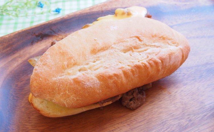 パンから作るフィリーチーズステーキ!チキンナゲット、ウェイビーフライ等