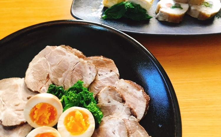 豚肉紅茶煮、ごぼうハンバーグ、さつまいものレモン煮、ひじきじゃこご飯、桜大納言