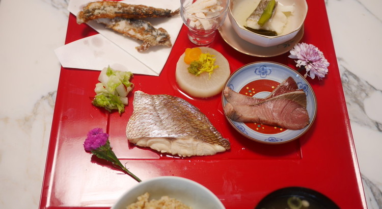 和食のおもてなし 魚料理をマスター。煮付け、酒蒸し、揚げ