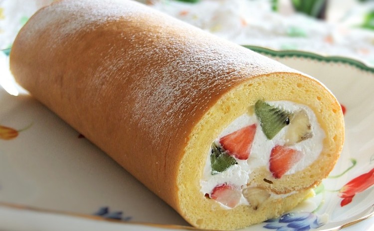 基本のクリームと生地で作る❊フルーツたっぷりロールケーキ&ガトーバスク