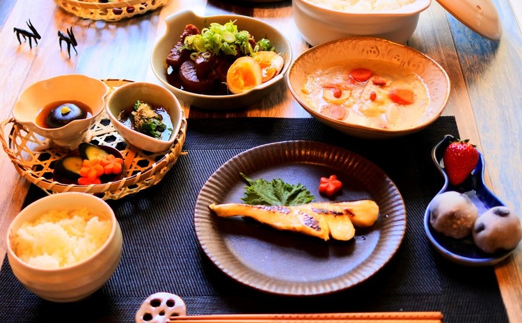 疲れた心にじんわり沁み込むごはん 全9品
