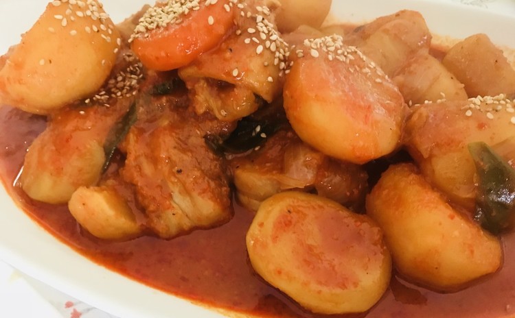 鶏タン(韓国料理)焼き海苔、卵焼き、豆腐ゾリム、サンチュサラダ(お土産あり)