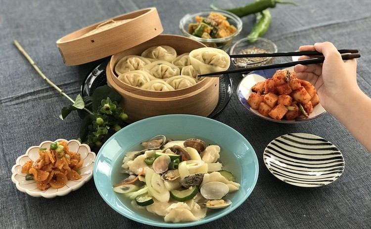 韓国すいとん、マンドゥ、カクテギ、心優しいお惣菜満載!